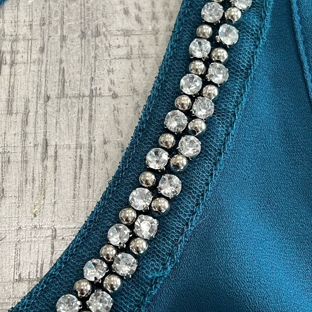 Express Teal Razor Back Blouse Crystal Beaded Collar Size Small - Picture 4 of 11